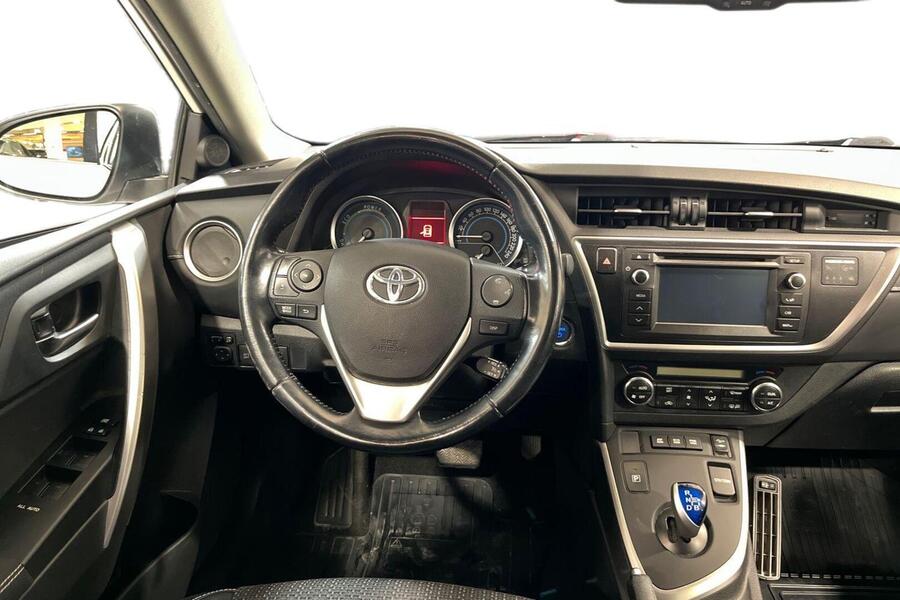 Toyota Auris vaihtoauto