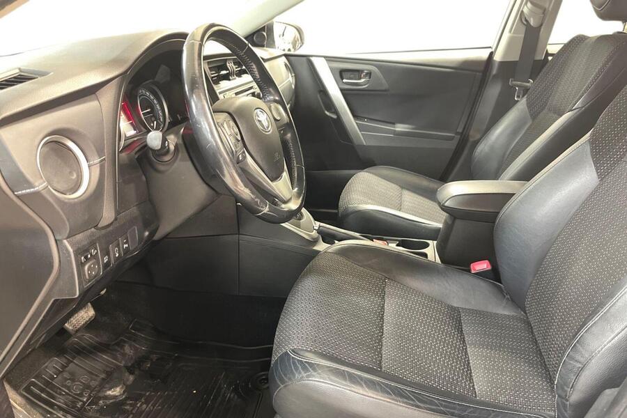 Toyota Auris vaihtoauto