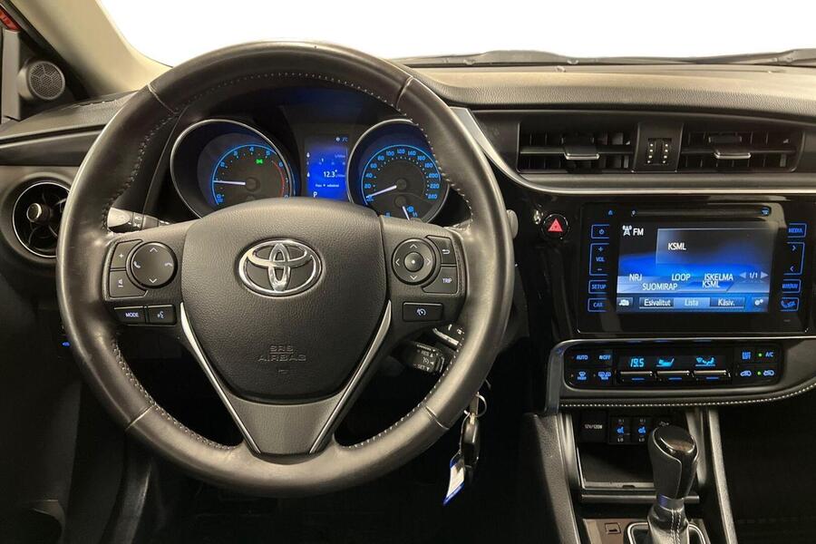 Toyota Auris vaihtoauto