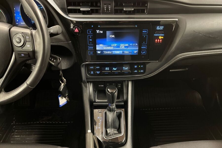 Toyota Auris vaihtoauto