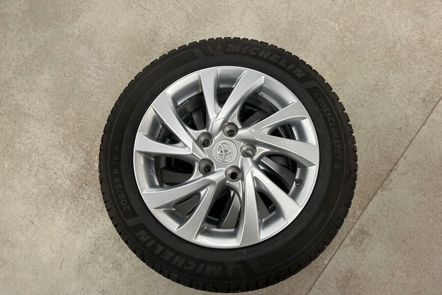 Toyota Auris vaihtoauto