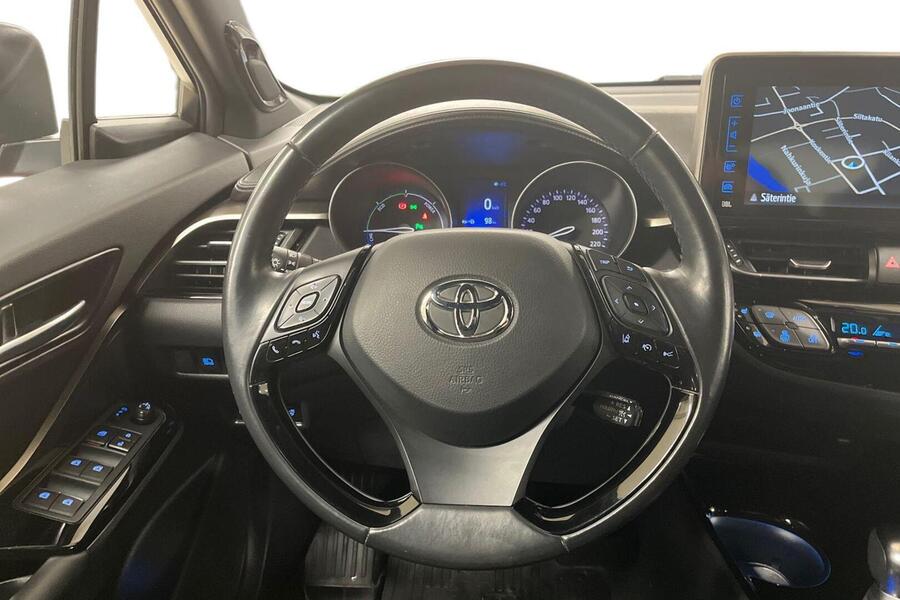 Toyota C-HR vaihtoauto