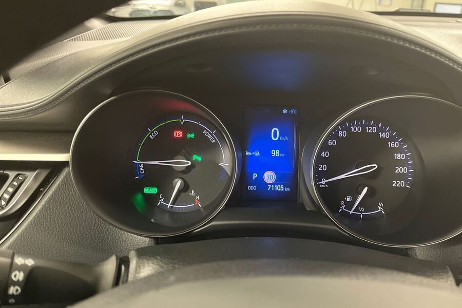 Toyota C-HR vaihtoauto