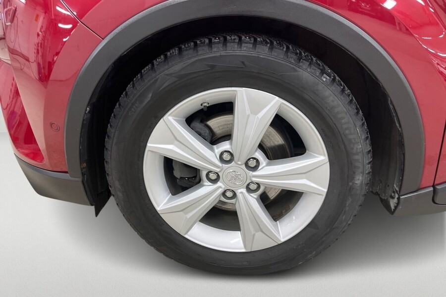 Toyota C-HR vaihtoauto