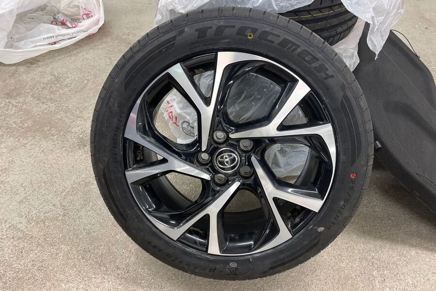 Toyota C-HR vaihtoauto