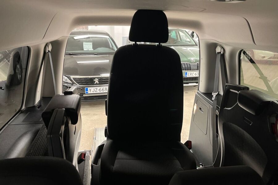 Volkswagen Caddy Maxi vaihtoauto