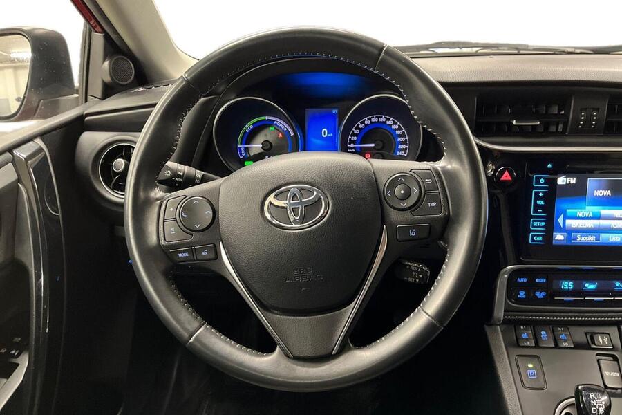 Toyota Auris vaihtoauto