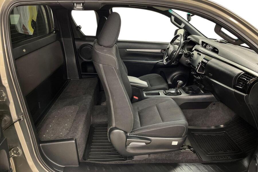 Toyota Hilux vaihtoauto