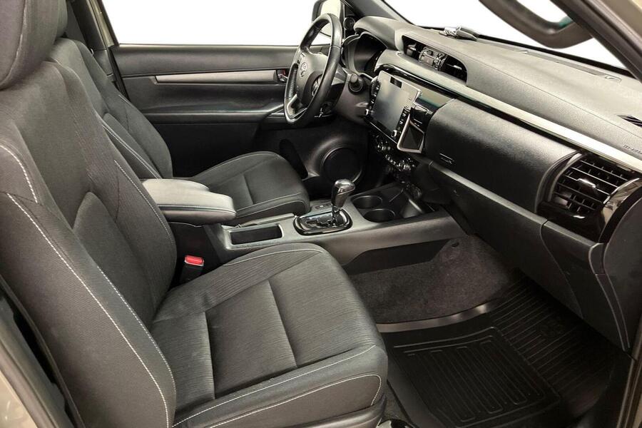 Toyota Hilux vaihtoauto