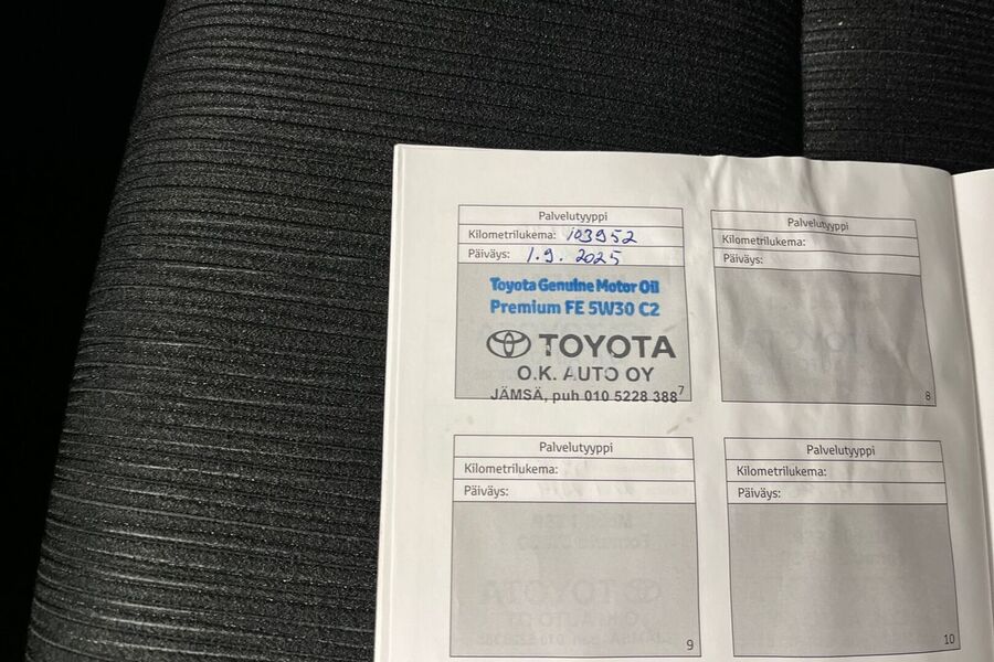 Toyota Hilux vaihtoauto