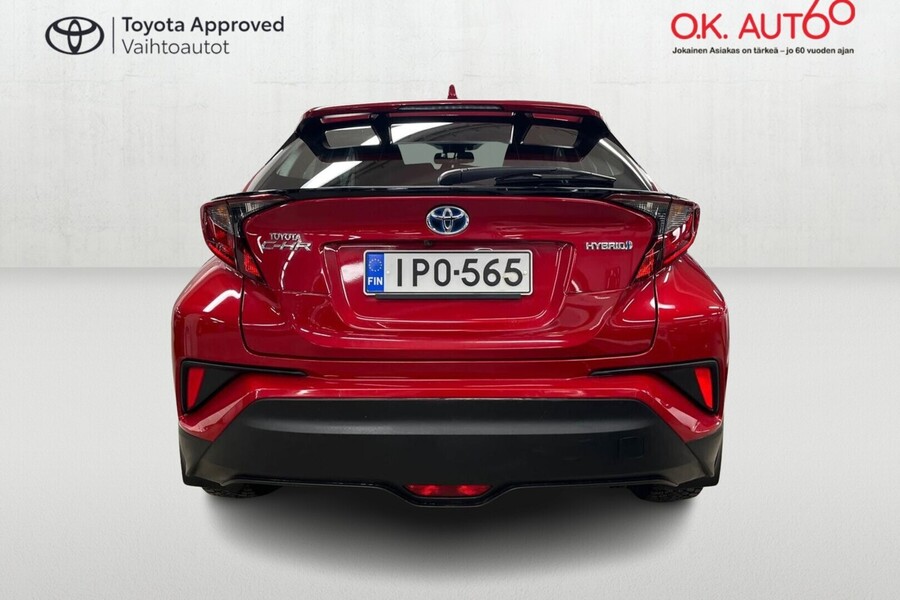 Toyota C-HR vaihtoauto