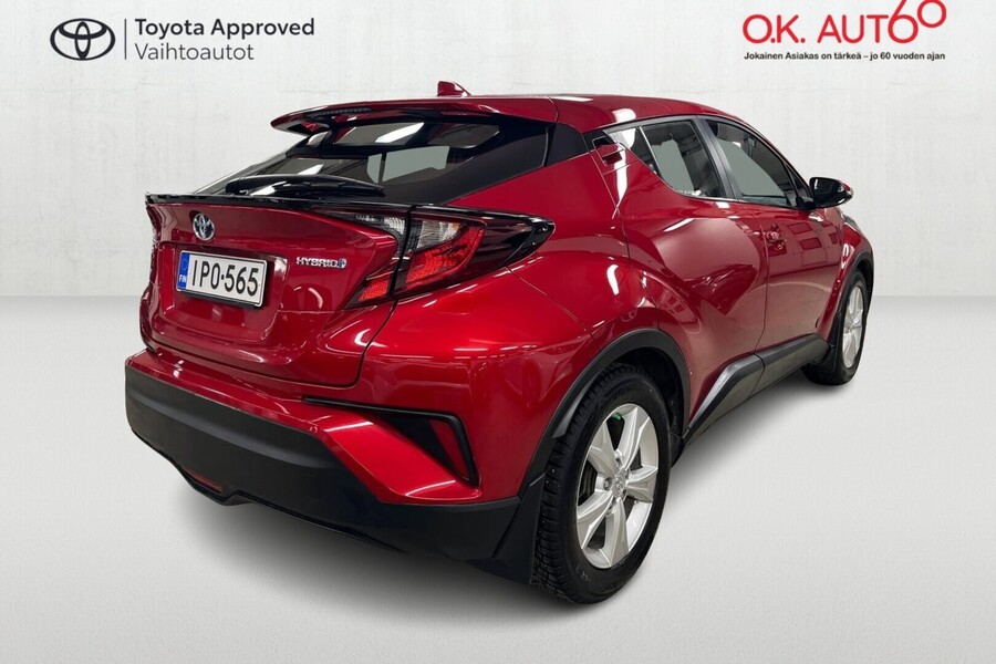 Toyota C-HR vaihtoauto