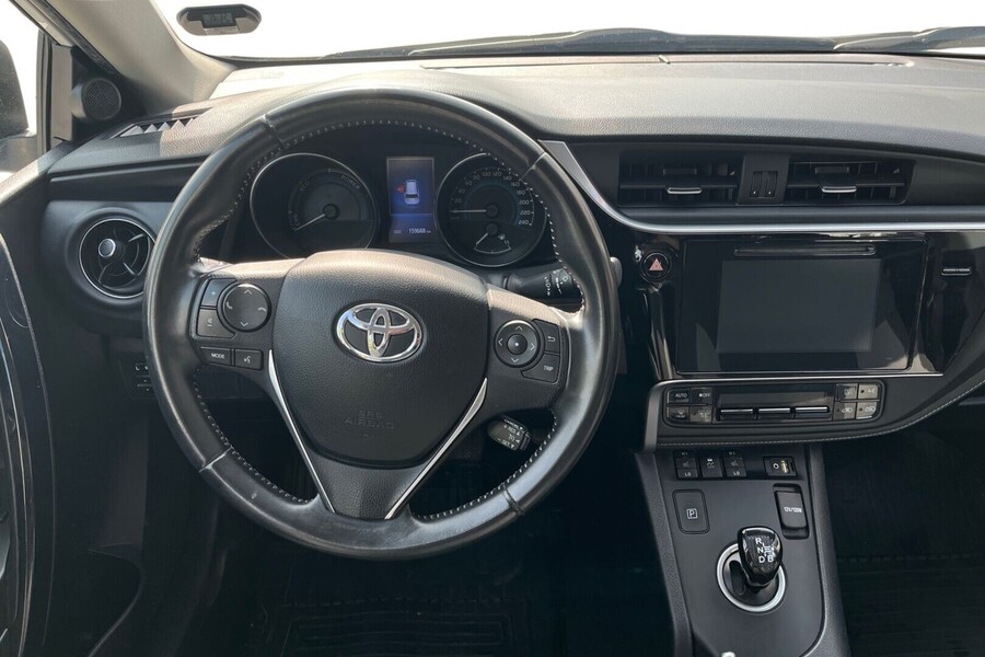 Toyota Auris vaihtoauto