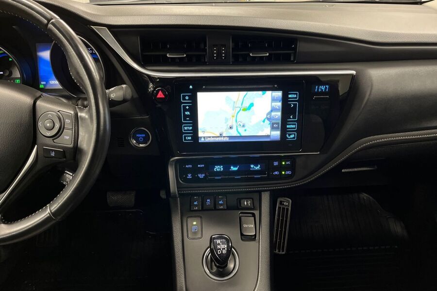 Toyota Auris vaihtoauto