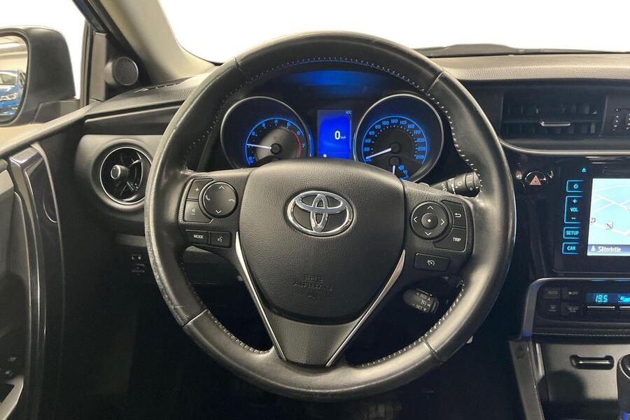 Toyota Auris vaihtoauto