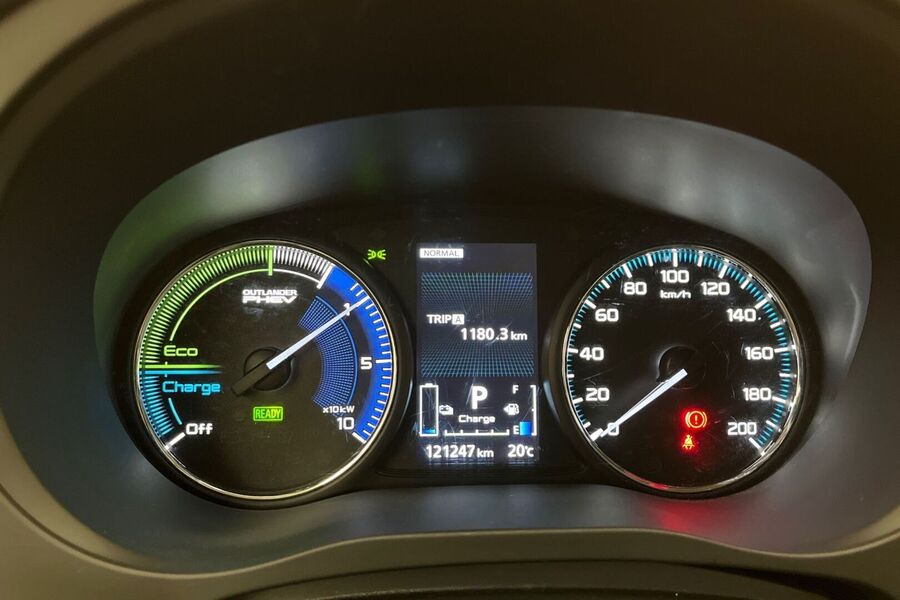 Mitsubishi Outlander PHEV vaihtoauto