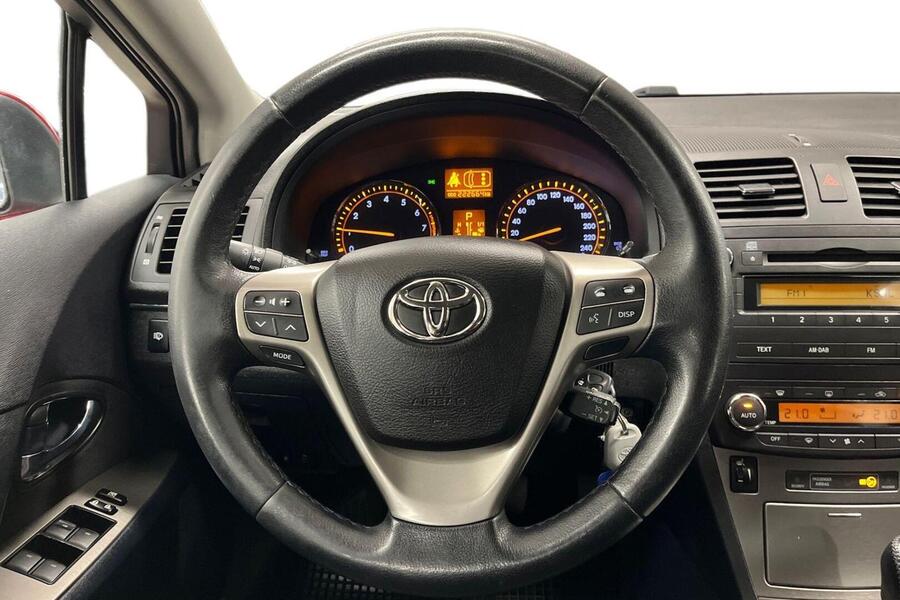 Toyota Avensis vaihtoauto