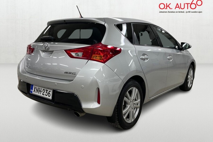 Toyota Auris vaihtoauto