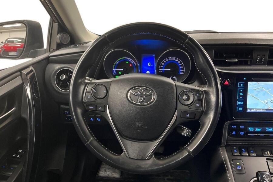 Toyota Auris vaihtoauto