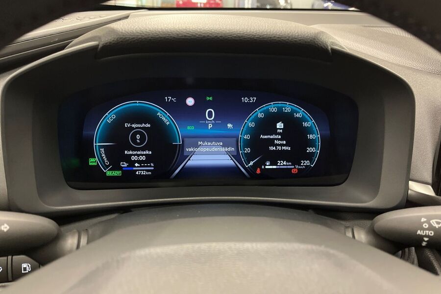 Toyota C-HR vaihtoauto