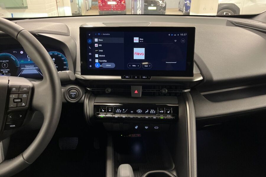 Toyota C-HR vaihtoauto