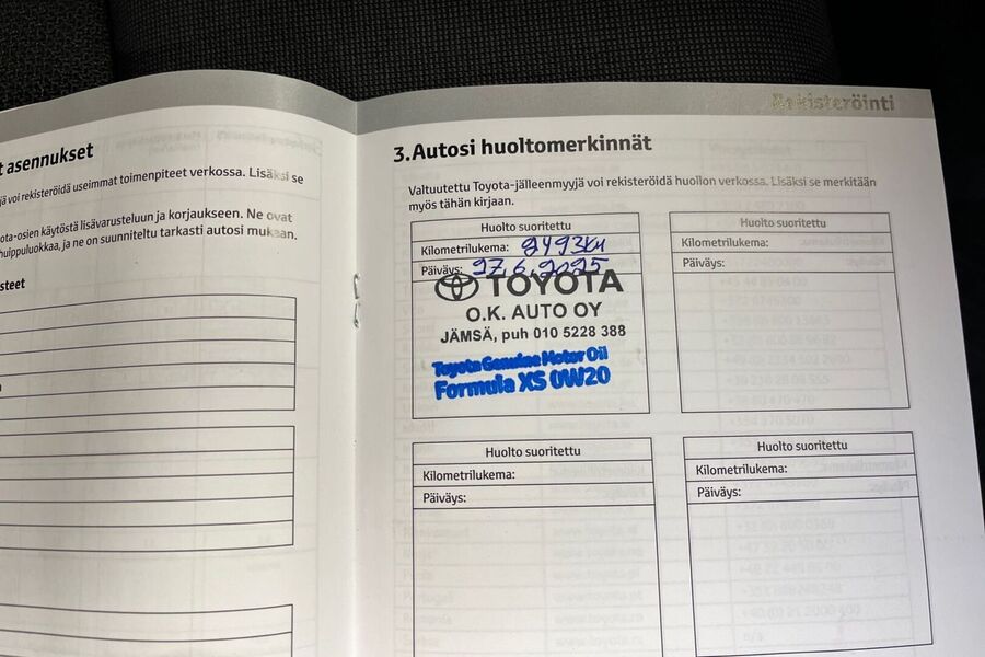 Toyota C-HR vaihtoauto