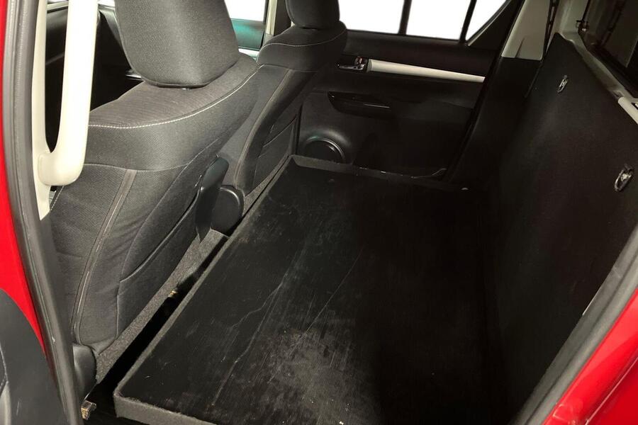 Toyota Hilux vaihtoauto