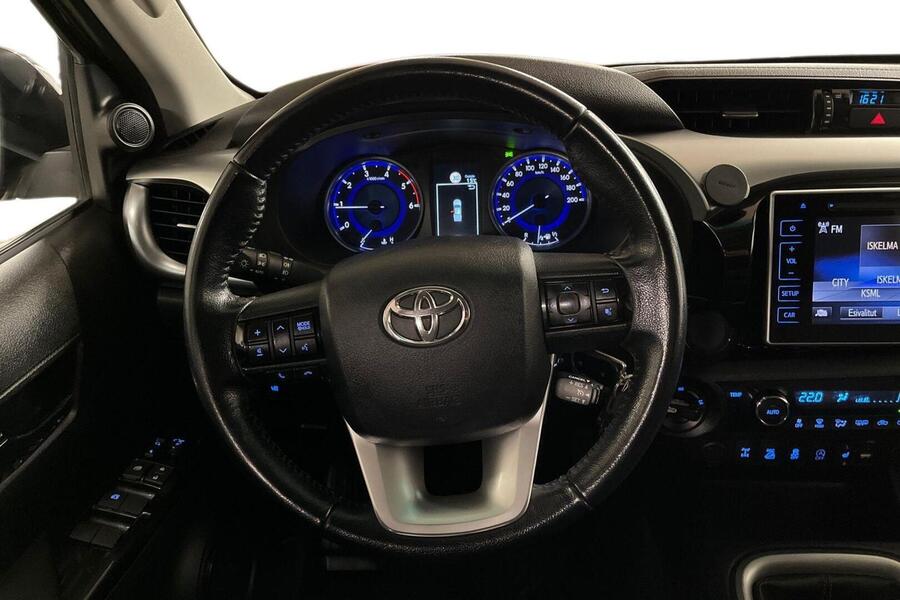 Toyota Hilux vaihtoauto