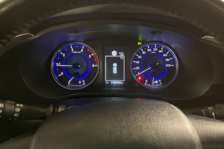 Toyota Hilux vaihtoauto