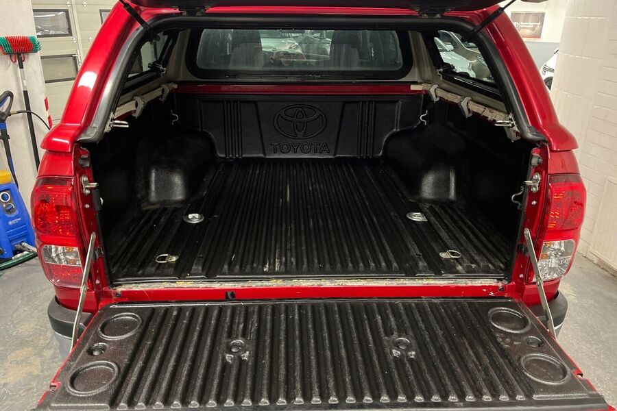 Toyota Hilux vaihtoauto