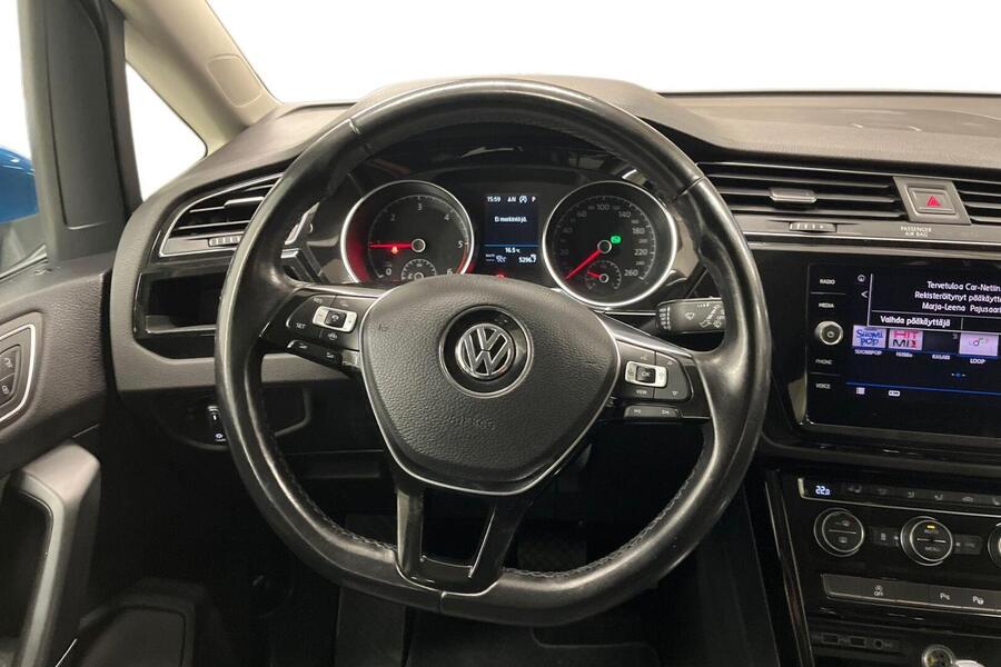 Volkswagen Touran vaihtoauto