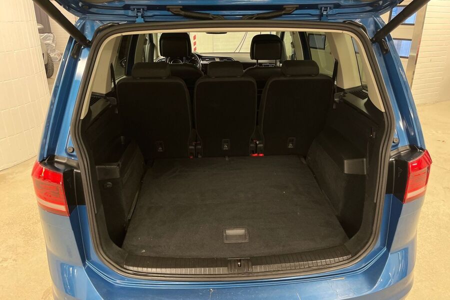 Volkswagen Touran vaihtoauto