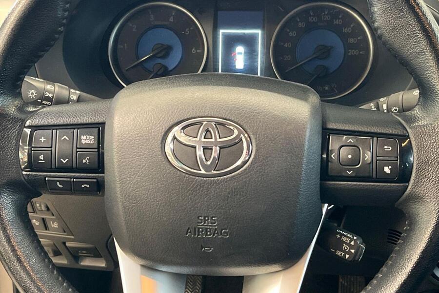 Toyota Hilux vaihtoauto