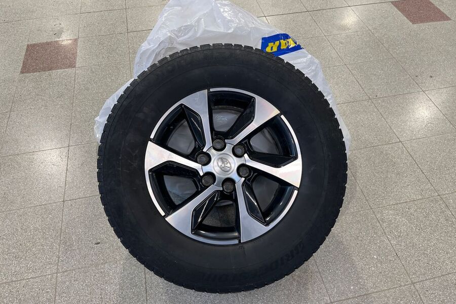 Toyota Hilux vaihtoauto