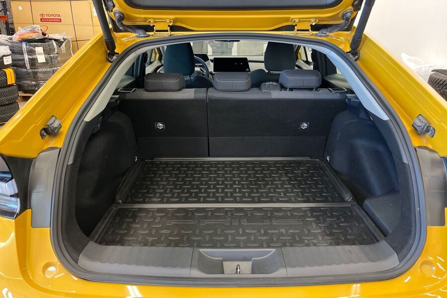 Toyota Prius Plug-in vaihtoauto