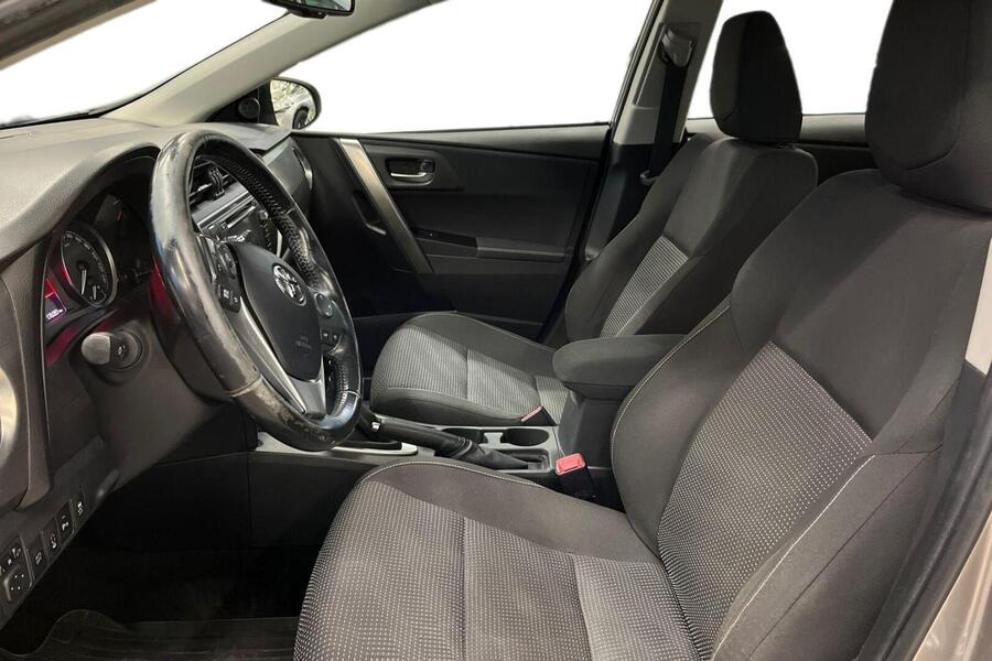 Toyota Auris vaihtoauto