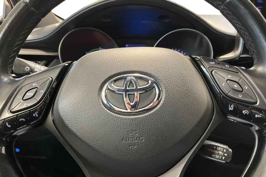 Toyota C-HR vaihtoauto