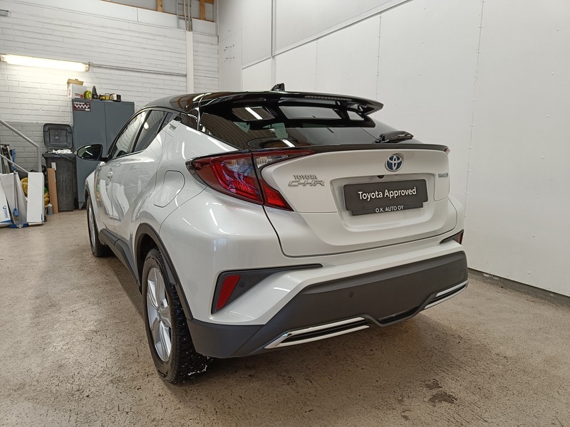 Toyota C-HR vaihtoauto