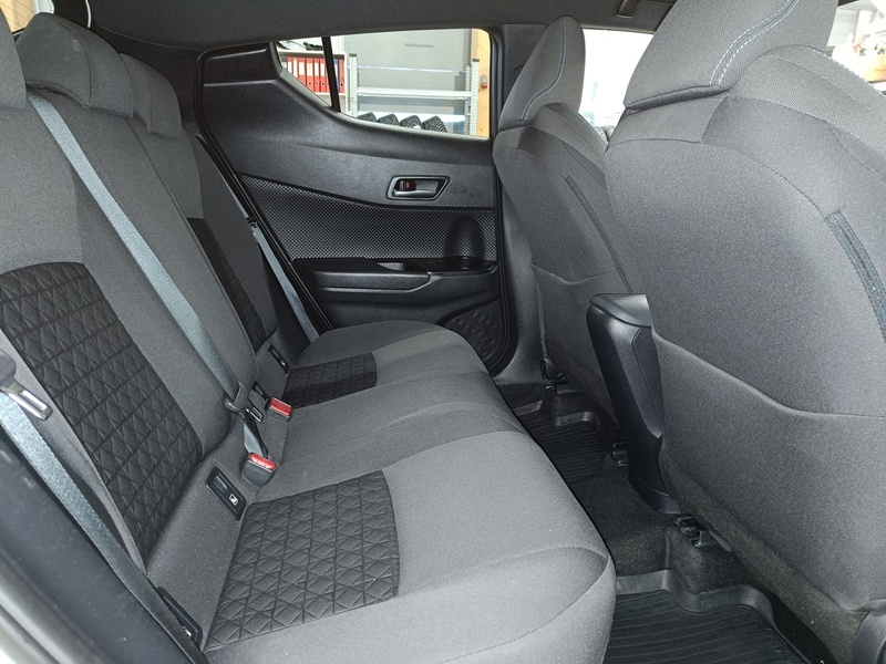 Toyota C-HR vaihtoauto