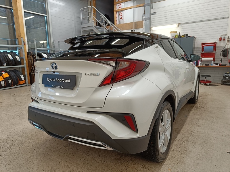 Toyota C-HR vaihtoauto