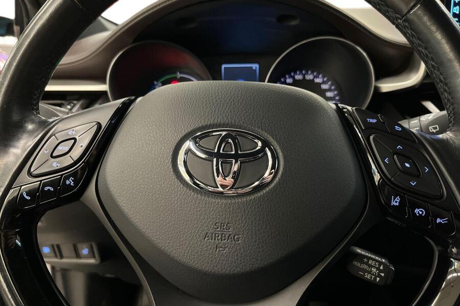 Toyota C-HR vaihtoauto