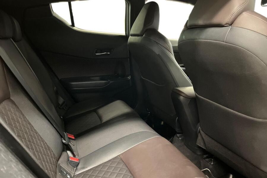 Toyota C-HR vaihtoauto