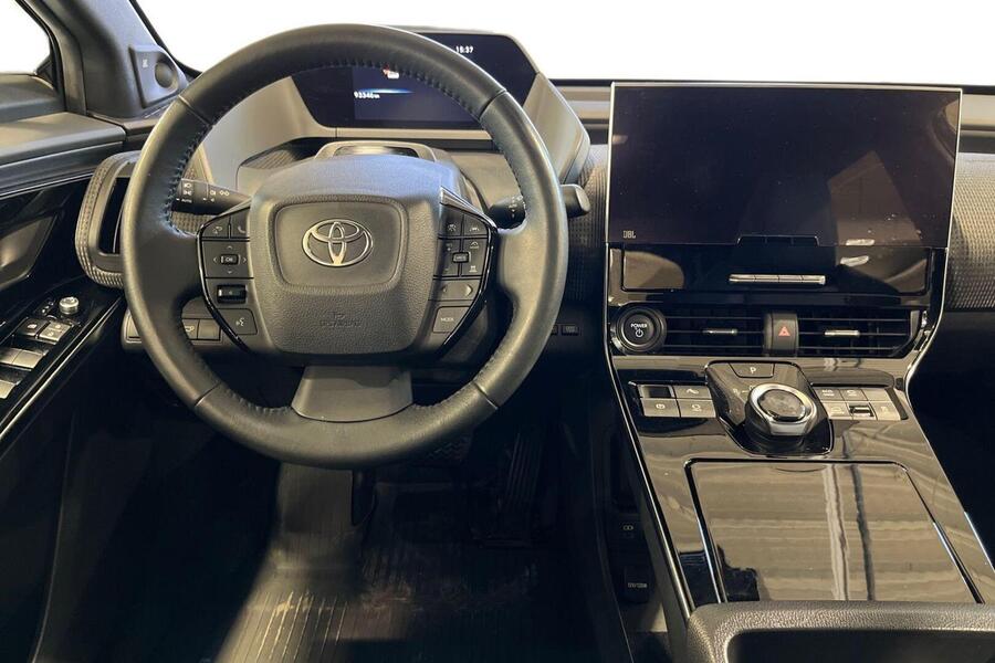 Toyota bZ4X vaihtoauto