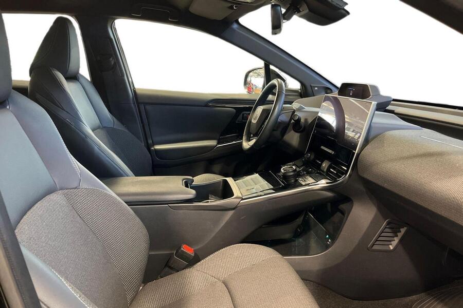 Toyota bZ4X vaihtoauto