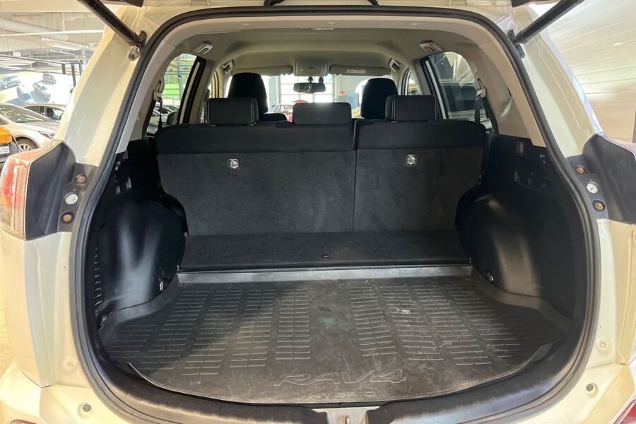 Toyota RAV4 vaihtoauto