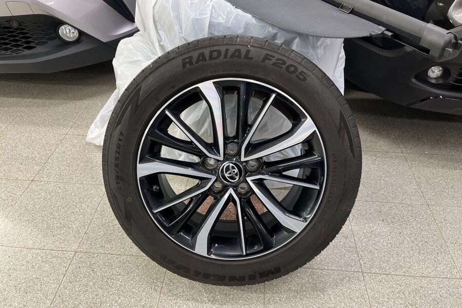 Toyota Avensis vaihtoauto