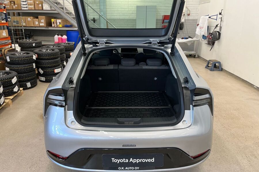 Toyota Prius Plug-in vaihtoauto