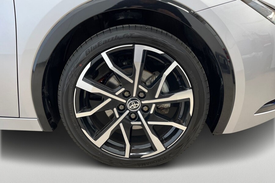 Toyota Prius Plug-in vaihtoauto