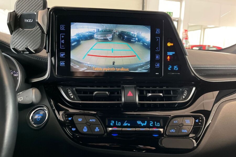 Toyota C-HR vaihtoauto