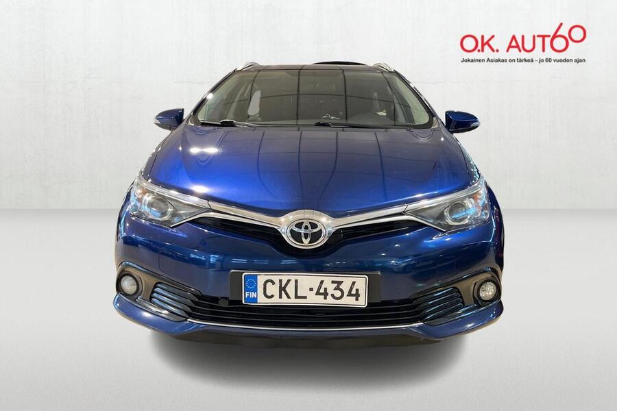 Toyota Auris vaihtoauto